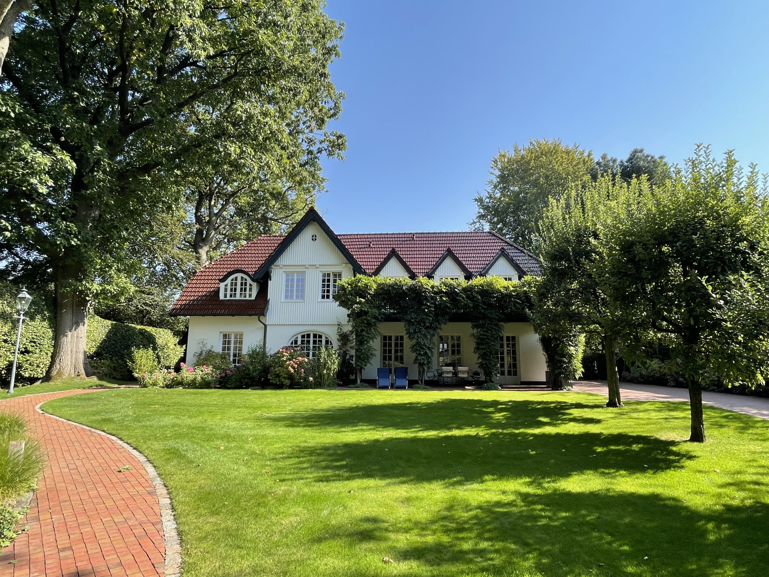 Historische Villa mit einem Traumgrundstück