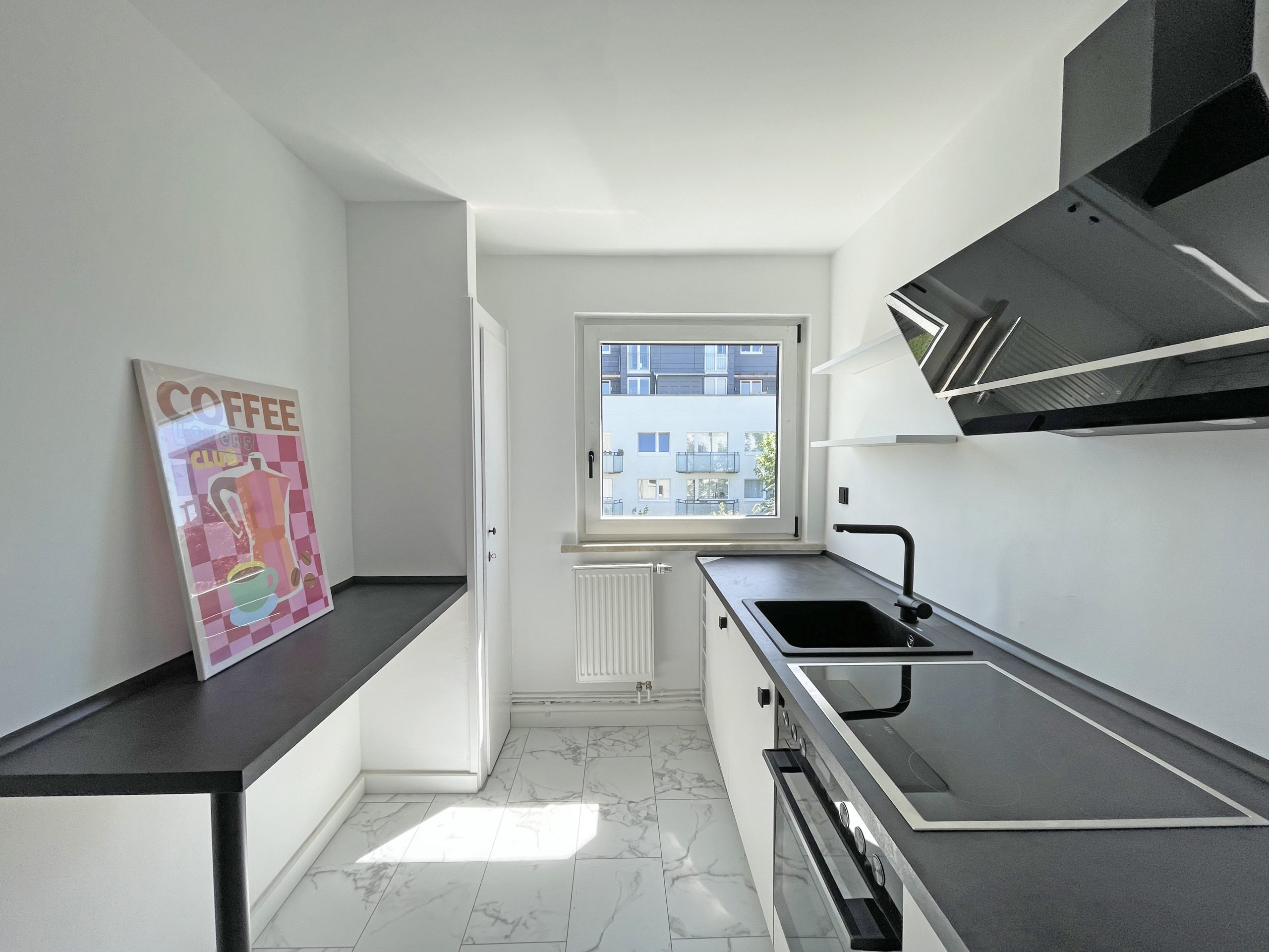 Frisch renovierte 3-Zimmer-Wohnung inkl. Außenstellplatz mitten im Grünen in energetisch saniertem Haus in Hamburg - Bramfeld